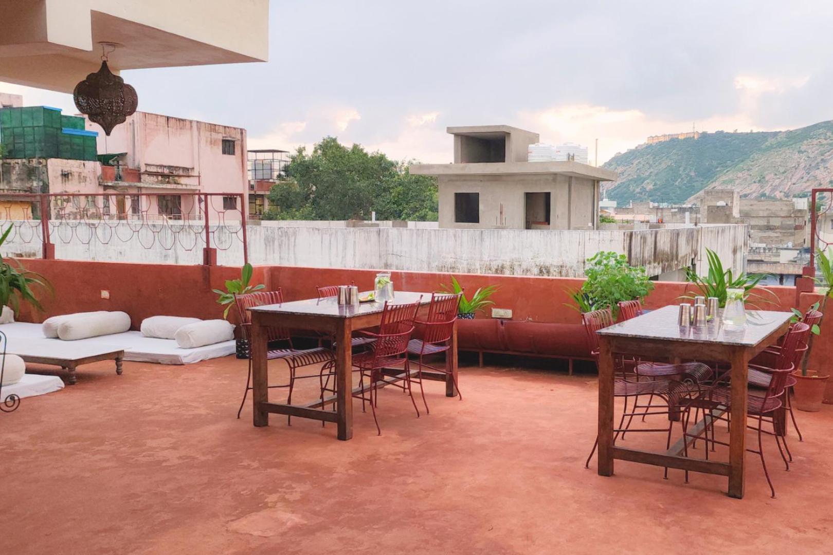 Chillout - A Boutique Hotel & Rooftop Restaurant Jaipur Dış mekan fotoğraf
